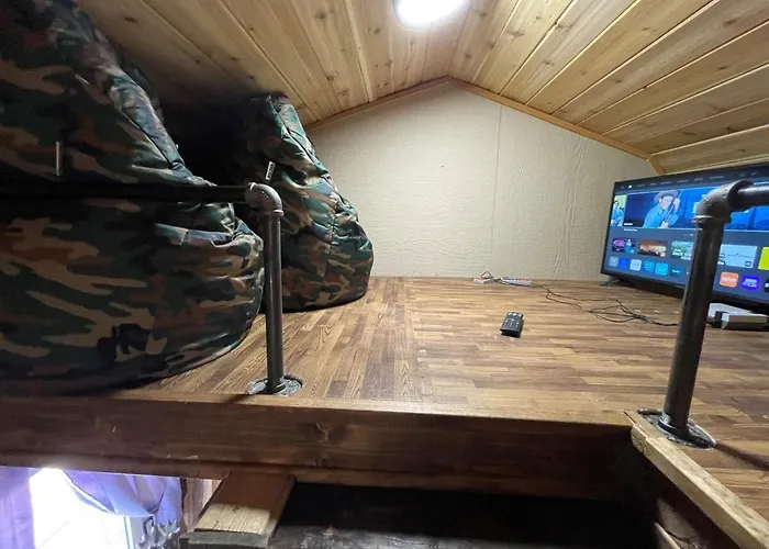 Holiday home Tiny Tiny Bunkhouse Cane Beds